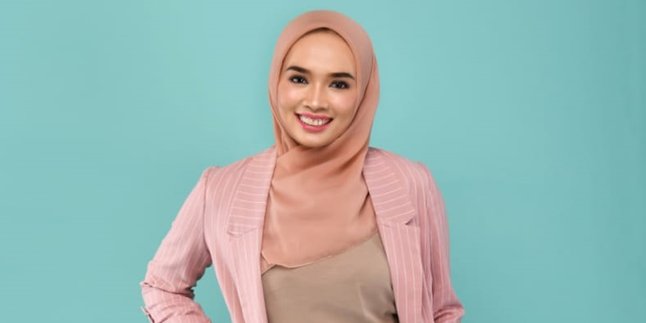 In Order to Obtain Allah's Blessings, Dangdut Singer Tera Hijrah Becomes a Religious Singer