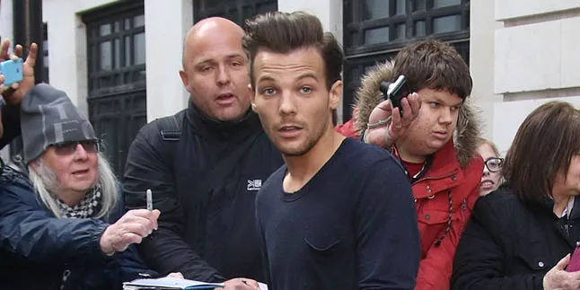 Demi Dekat Dengan Anak, Louis Tomlinson Sewa 2 Rumah di LA Demi Dekat Dengan Anak, Louis Tomlinson Sewa 2 Rumah di LA