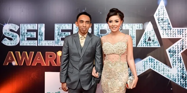 Demi Dukung Istri, Suryono Temani Bella Shofie di Acara Awards