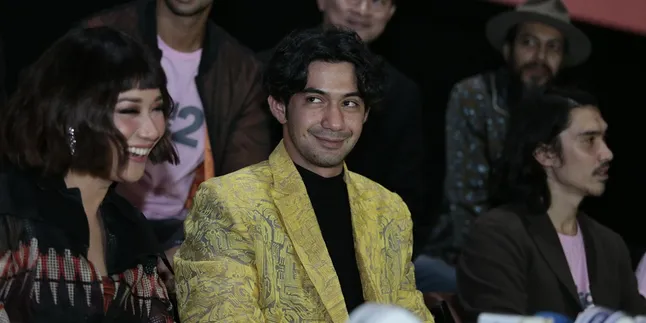 Demi Film 'MY STUPID BOSS 2', Reza Rahadian Rela Naikkan Berat Badan Demi Film 'MY STUPID BOSS 2', Reza Rahadian Rela Naikkan Berat Badan