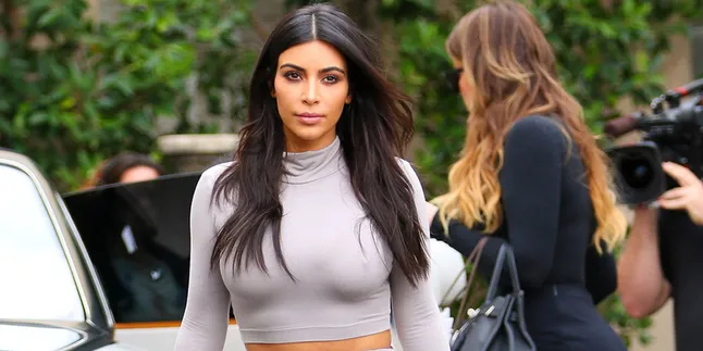 Demi Foto Editan, Kim Kardashian Rela Bayar Rp 1,2 M?