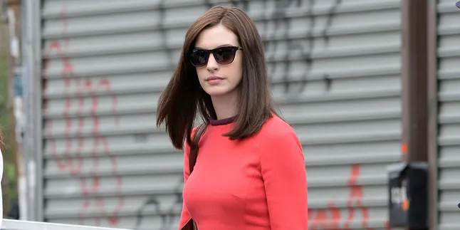 Demi Ice Bucket Challenge, Anne Hathaway Bikin Instagram Demi Ice Bucket Challenge, Anne Hathaway Bikin Instagram