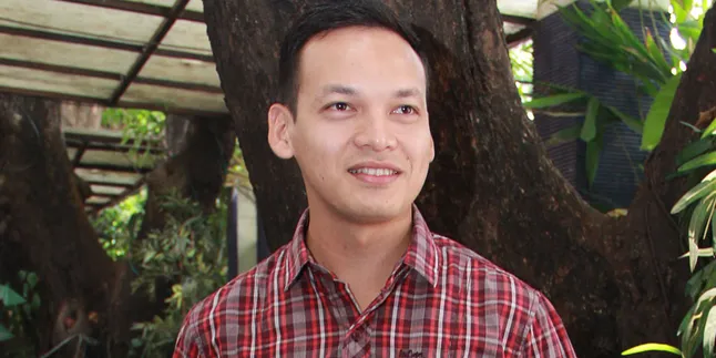 Demi 'JOKOWI ADALAH KITA', Ben Joshua 'Nyepi' Dari FTV