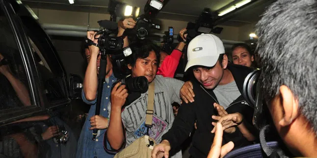 Demi Kebebasan, Raffi Ahmad Lepas Hotma Sitompul?