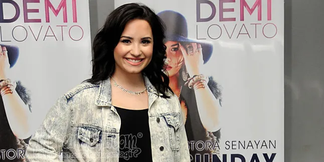 Demi Lovato dan The Kardashian Sisters Kampanye Anti Bullying