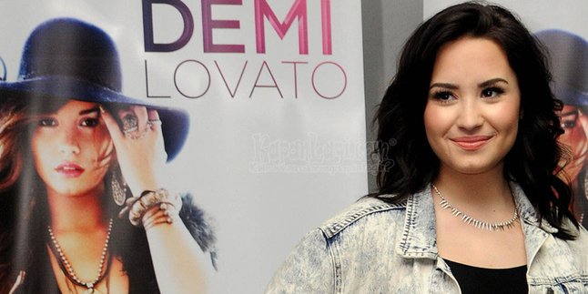 Demi Lovato Sumringah Bakal Dekat-Dekat Ed Sheeran