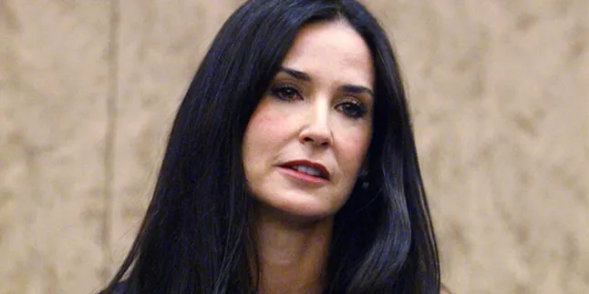 Demi Moore Ketahuan Mesra Dengan Pacar Baru?