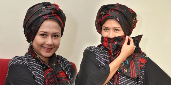 Demi Para Penderita Kanker, Ria Irawan Cukur Habis Rambutnya Demi Para Penderita Kanker, Ria Irawan Cukur Habis Rambutnya