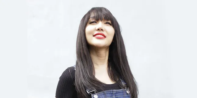 Demi Penampilan yang Lebih Cantik, Lucinta Luna Perawatan Bulu Mata