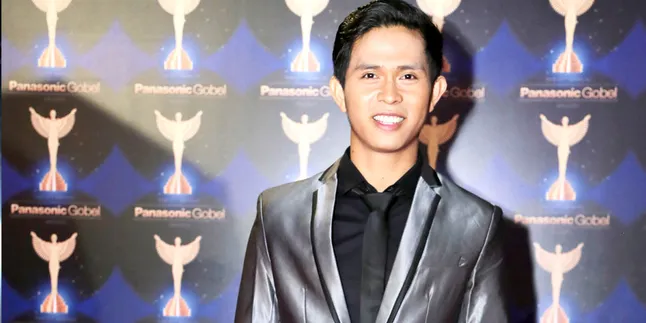 Demi Promo Lagu di Malaysia, Cakra Khan Tunda Skripsi!