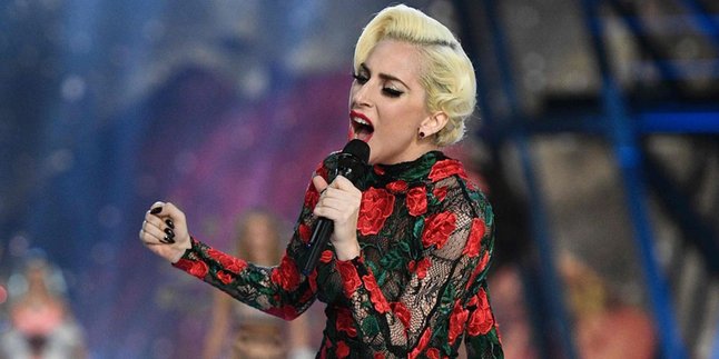 Demi Super Bowl, Lady Gaga Rela Bangun Lantai Dansa di Rumahnya