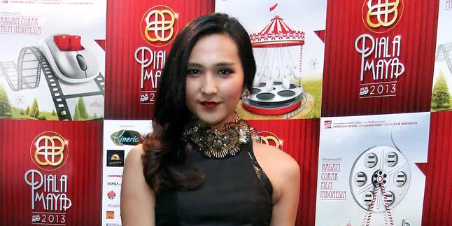 Dena Rachman Segera Lempar Produk High Heels