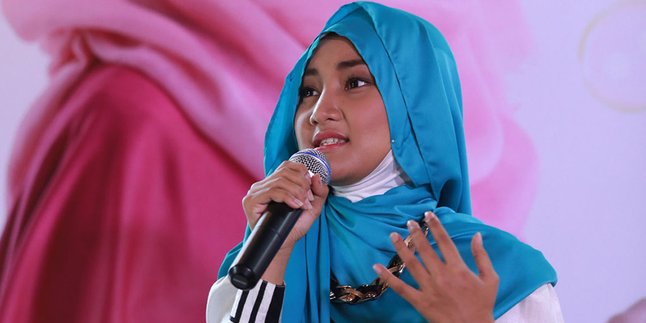 Dengan 'Away', Fatin Shidqia Lubis Berhasil Gebrak Dunia Maya