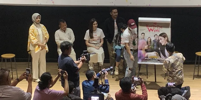 Denira Wiraguna Curahkan Energi dan Pikiran untuk Film Kartu Pos Wini: Surat Beralamat Surga