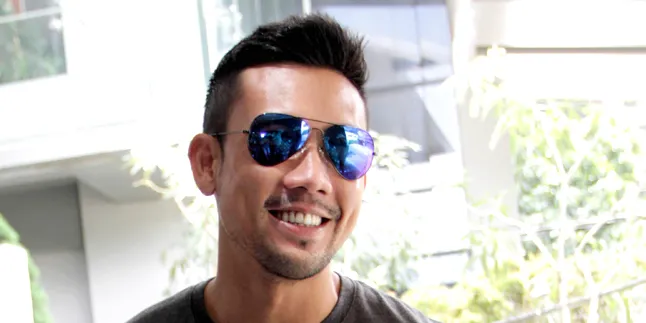 Denny Sumargo Pilih Akting Karena Penuh Tantangan