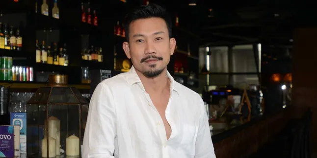 Denny Sumargo Siap Menolong Anak DJ Verny Hasan, Bahkan Bantu Cari Ayah Biologisnya!
