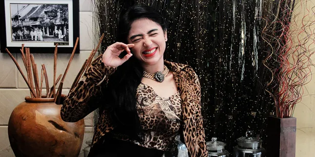 Depe Akui Punya Dada Lebih Besar Dari Foto Bugil