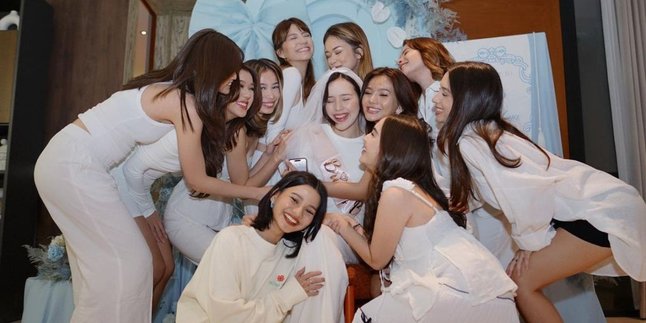 Lineup of Beby Tsabina's Bridesmaids, Filled with Beautiful Angels and Even a Thai Actress