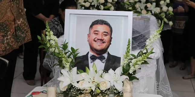 Deretan Musisi Ternama Antar Mike Mohede ke Rumah Terakhirnya