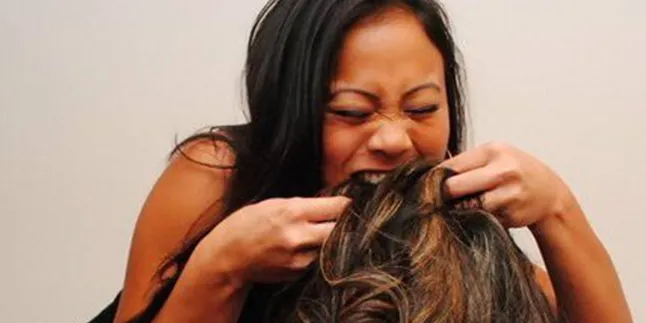 Derita Penyakit Langka, Perut Gadis Ini Dipenuhi Segulung Rambut