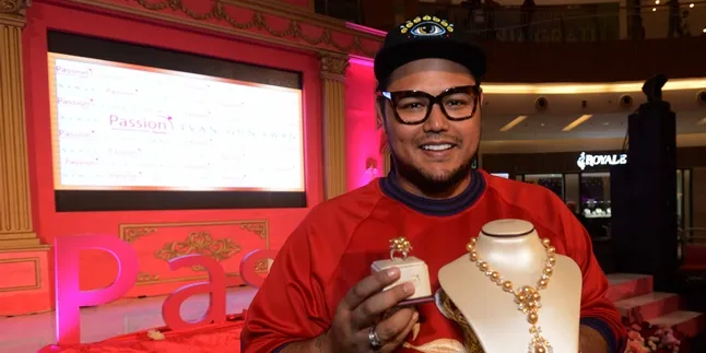Desain Perhiasan, Ivan Gunawan Terinspirasi Dari Sang Mama