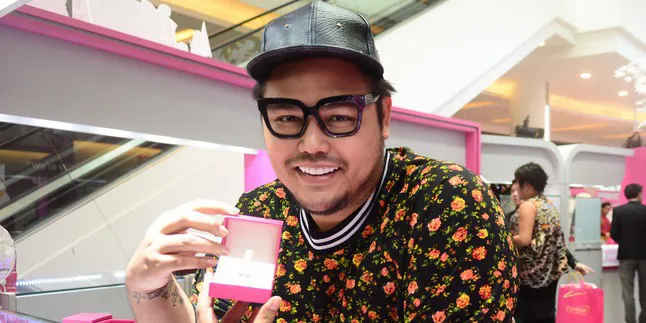 Desain Perhiasan Mewah, Ivan Gunawan Rilis 2 Koleksi Baru