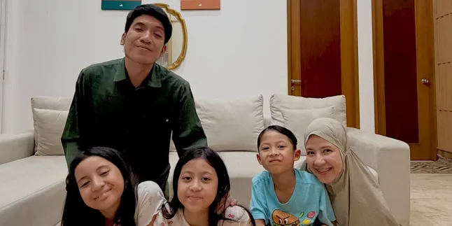 Desta Celebrates Miskha's 10th Birthday with Natasha Rizky, A Family Moment That Earns Respect