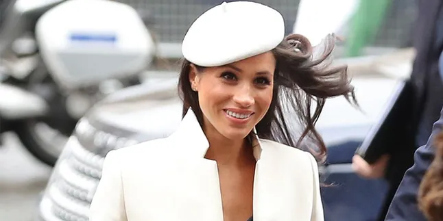 Detail Gaun Pernikahan Meghan Markle, Harganya Capai Rp 1,9 Miliar! Detail Gaun Pernikahan Meghan Markle, Harganya Capai Rp 1,9 Miliar!