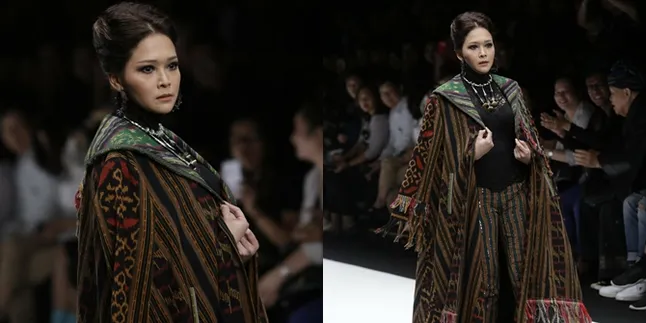 Detail Penampilan Cantik Maia Estianty di Show Anne Avantie Jakarta Fashion Week 2019