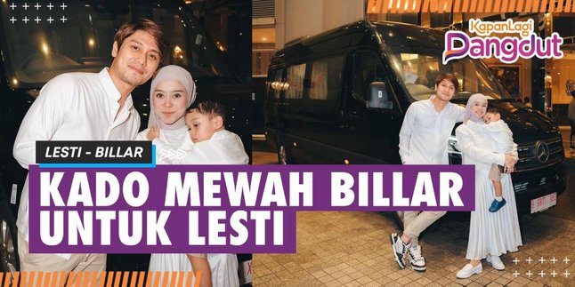 Moments of Rizky Billar Giving a Luxury Black Car Gift as Desired by Lesti