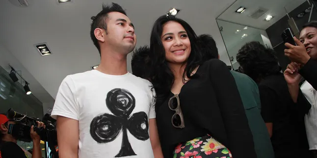 Detil Baju Pernikahan Raffi Ahmad - Nagita Slavina, Cuma di Sini