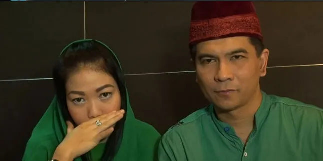 Devi Nurmayanti Ungkap Alasan Menikah Dengan Khrisna Mukti Devi Nurmayanti Ungkap Alasan Menikah Dengan Khrisna Mukti