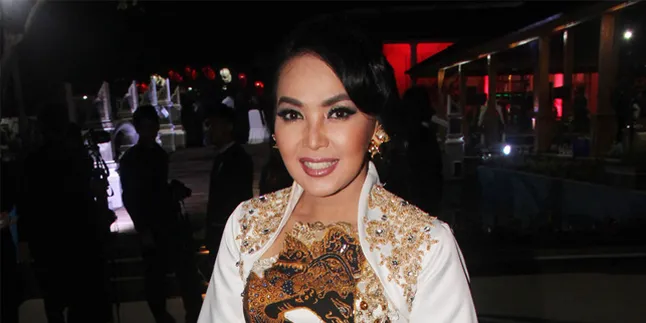 Dewi Gita, Pesinden Cantik Yang Tetap Awet Muda