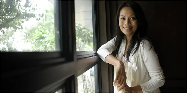 Dewi Lestari: 'Inteligensi Embun Pagi' Akhir Dari Supernova