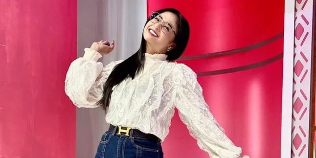 Dewi Perssik Bangun Masjid Sebagai Wujud Cinta Pada Mendiang Ayahnya