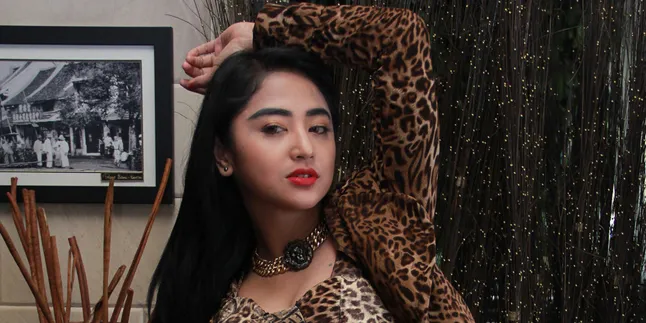 Dewi Perssik: Di Dunia Entertainment itu Harus Cari Sensasi