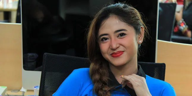 Dewi Perssik Ingin Bantu Jupe Lepas Dari Jeratan Hukum