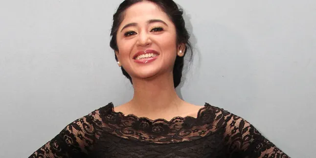 Dewi Perssik: Siapa Berani Memenjarakan Saya? Dewi Perssik: Siapa Berani Memenjarakan Saya?
