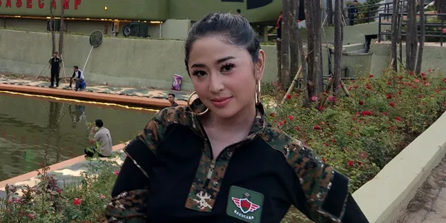 Dewi Perssik Wujudkan Impian Almarhum Ayah Dengan Cara Ini Dewi Perssik Wujudkan Impian Almarhum Ayah Dengan Cara Ini