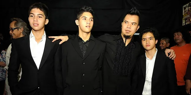 Dhani Merasa Al Ghazali Tidak Mirip Dirinya Dhani Merasa Al Ghazali Tidak Mirip Dirinya