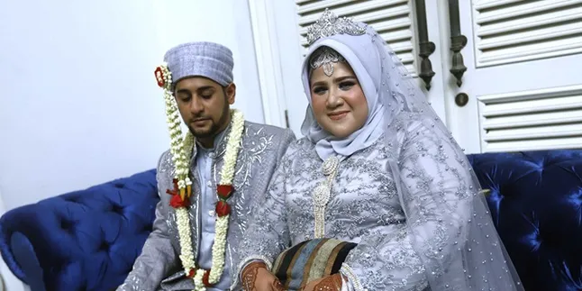 Dhawiya Kenang Mendiang Papa, Menikah 17 Tahun Setelah Beliau Meninggal