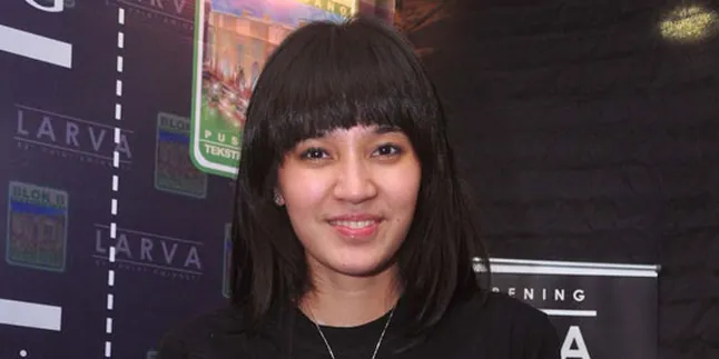 Dhini Aminarti Suka Laser Bulu Kaki