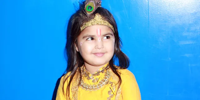 Dhriti Bhatia, Pemeran Krishna Kecil Yang Aslinya Super Cantik Dhriti Bhatia, Pemeran Krishna Kecil Yang Aslinya Super Cantik
