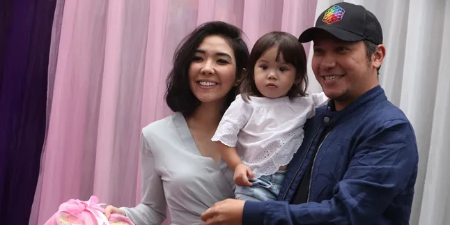 Di Australia, Gempi Ditinggal Ayah dan Ibunya Nonton Coldplay