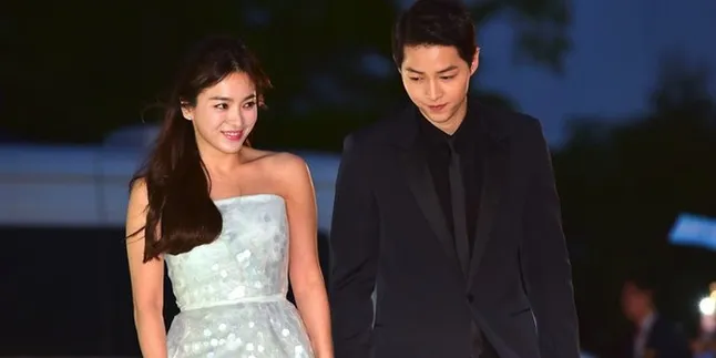 Di Balik Foto Song Joong Ki Tampak Botak Pasca Cerai, Ini Fakta Sebenarnya Di Balik Foto Song Joong Ki Tampak Botak Pasca Cerai, Ini Fakta Sebenarnya