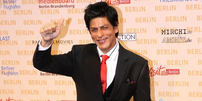 Di Balik Kesuksesan dan Gelimang Harta, Ini Dia Sosok Guru SRK! Di Balik Kesuksesan dan Gelimang Harta, Ini Dia Sosok Guru SRK!