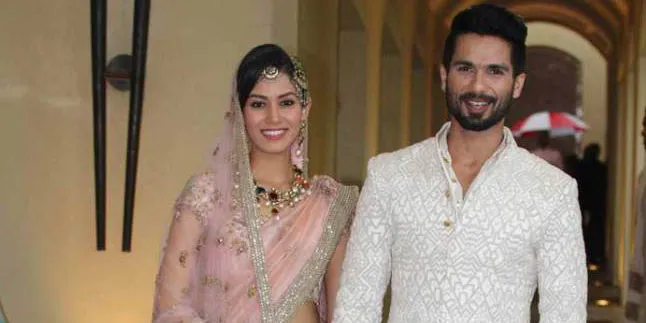 Di Balik Pose Ibu Shahid Kapoor & Menantu, Ada Photobomb Heboh!