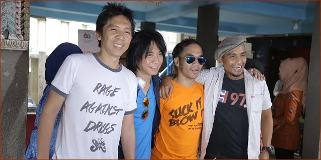 Di Istana Kepresidenan, Slank Ingin Bicara Serius Dengan Jokowi