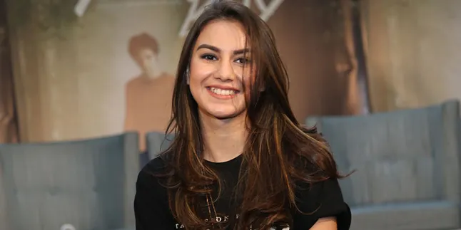 Di Usia 19 Tahun, Irish Bella Sudah Jadi Tulang Punggung Keluarga Di Usia 19 Tahun, Irish Bella Sudah Jadi Tulang Punggung Keluarga