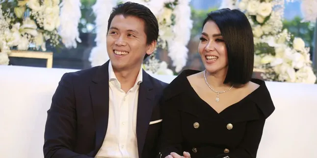 Diajak Kenalan Keluarga Reino Barack - Lamaran, Syahrini Bagikan Kronologinya